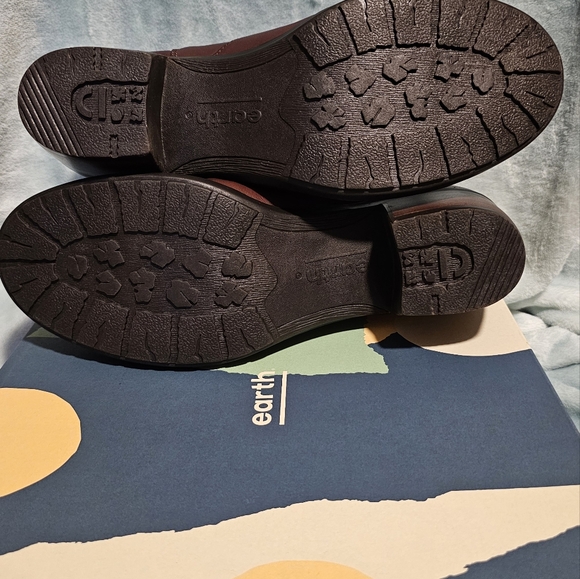 Earth Denali Aspect booties - Picture 3 of 4